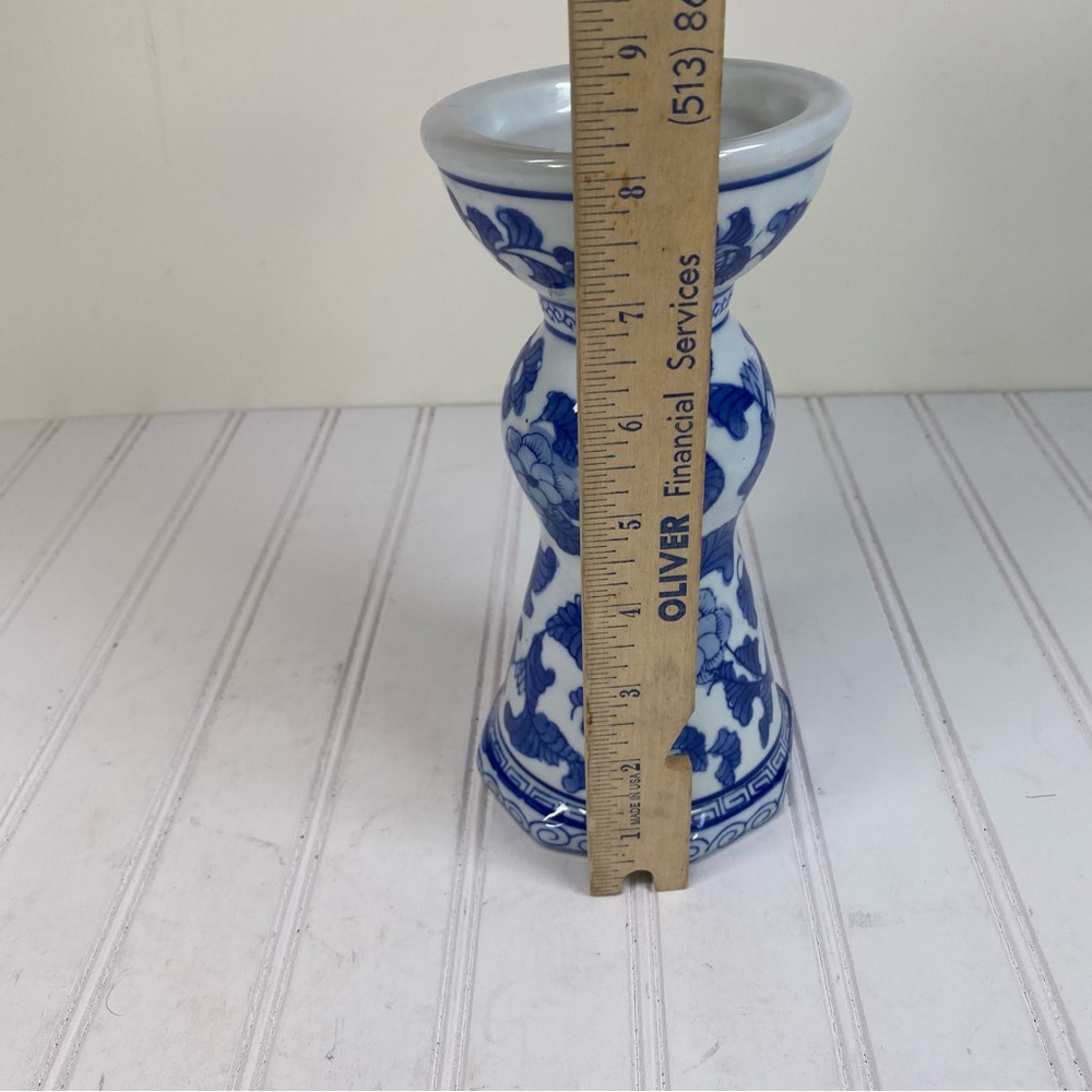 Chinoiserie porcelain blue & white floral candle holder - Picture 3 of 5